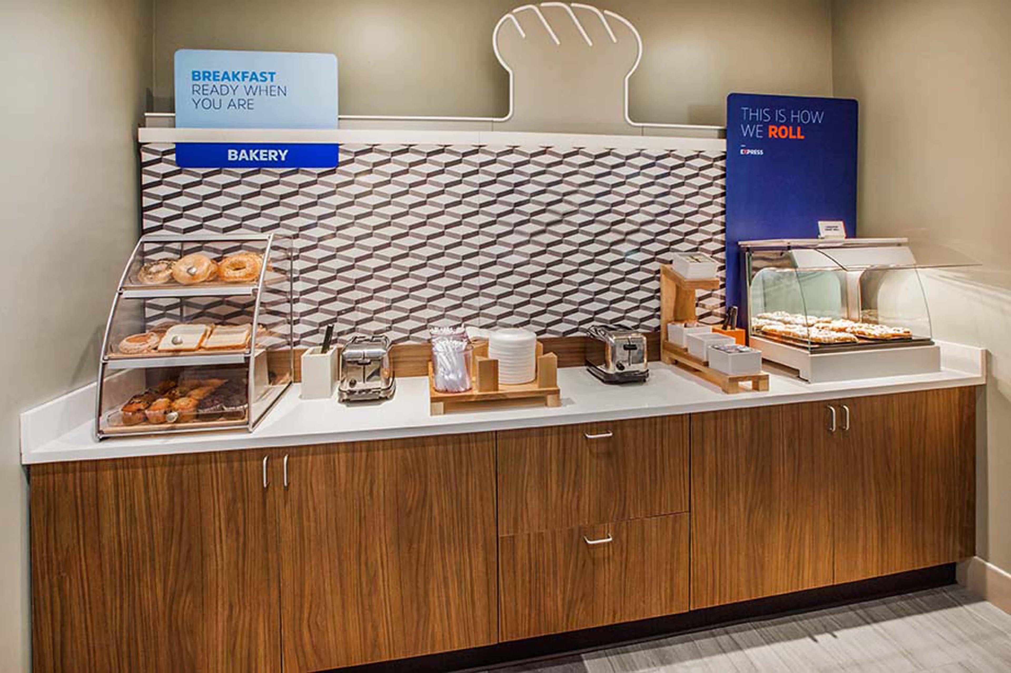Holiday Inn Express & Suites Selma By Ihg Екстериор снимка