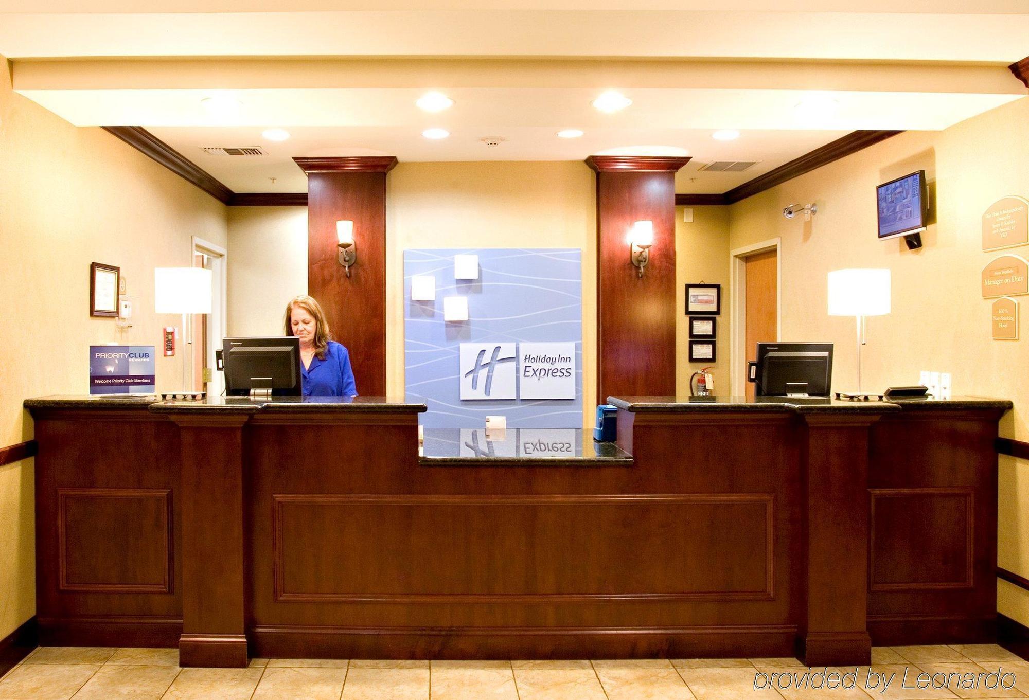Holiday Inn Express & Suites Selma By Ihg Интериор снимка