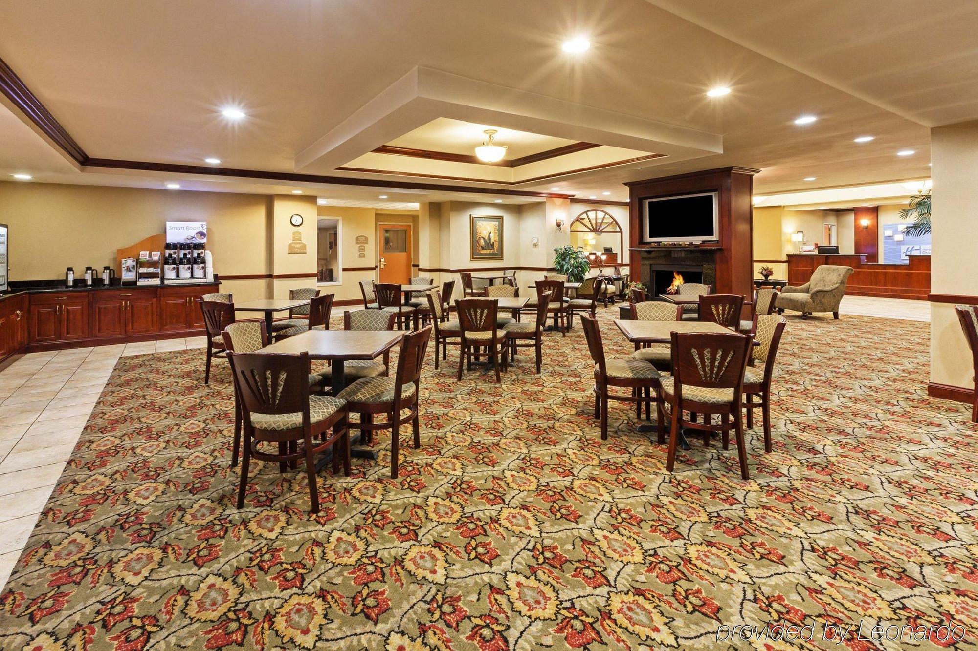 Holiday Inn Express & Suites Selma By Ihg Екстериор снимка