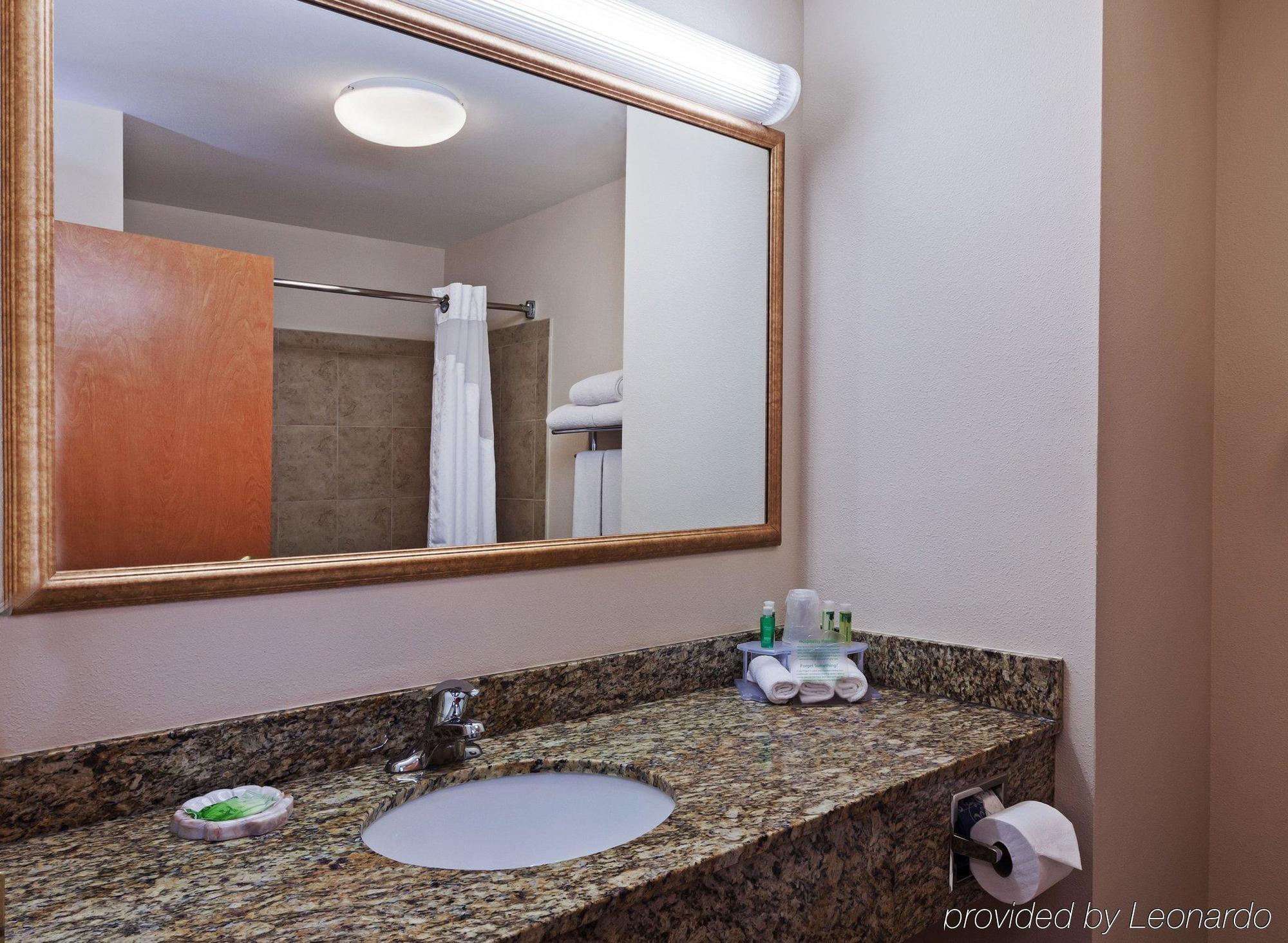 Holiday Inn Express & Suites Selma By Ihg Екстериор снимка