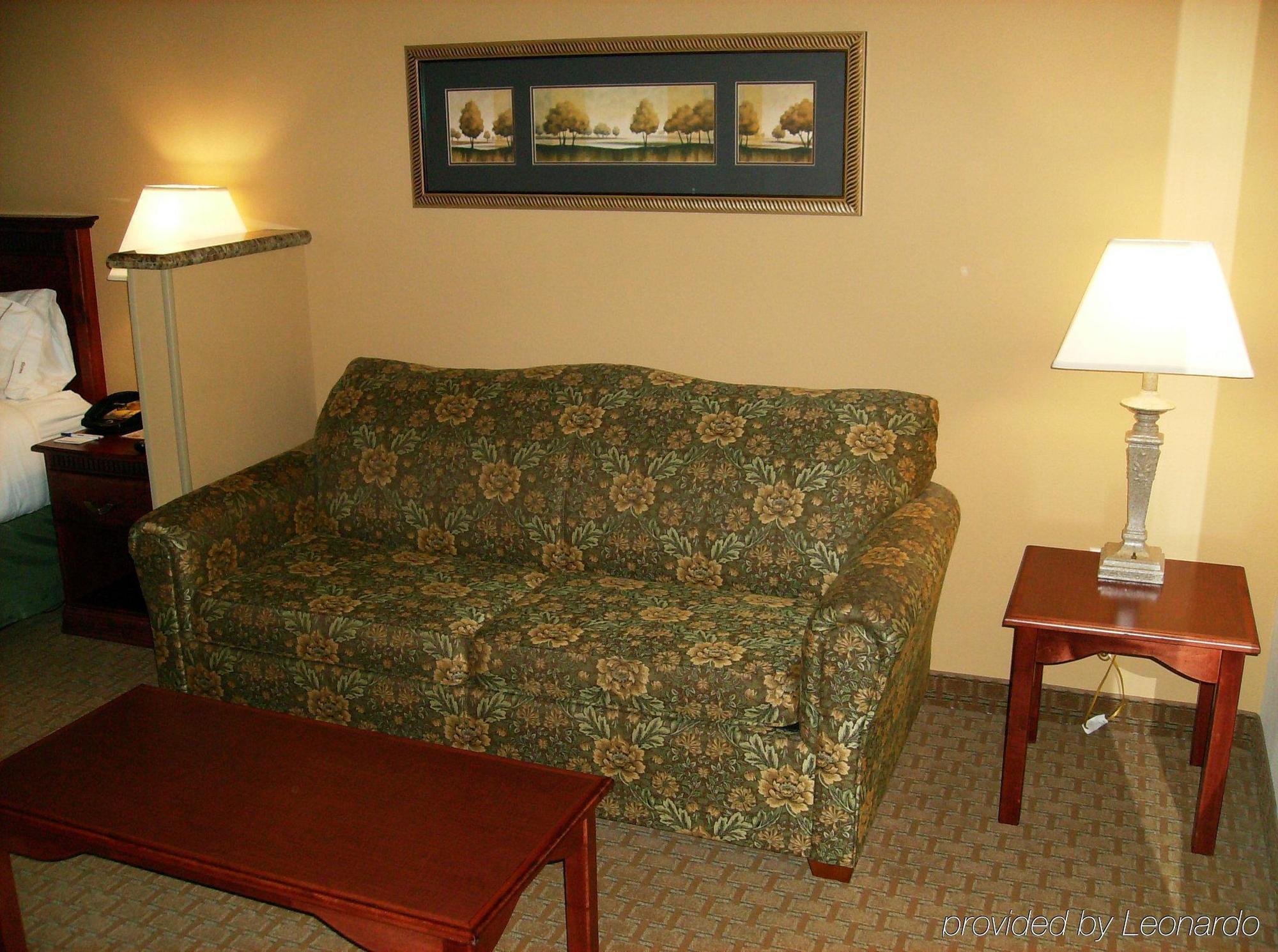 Holiday Inn Express & Suites Selma By Ihg Екстериор снимка