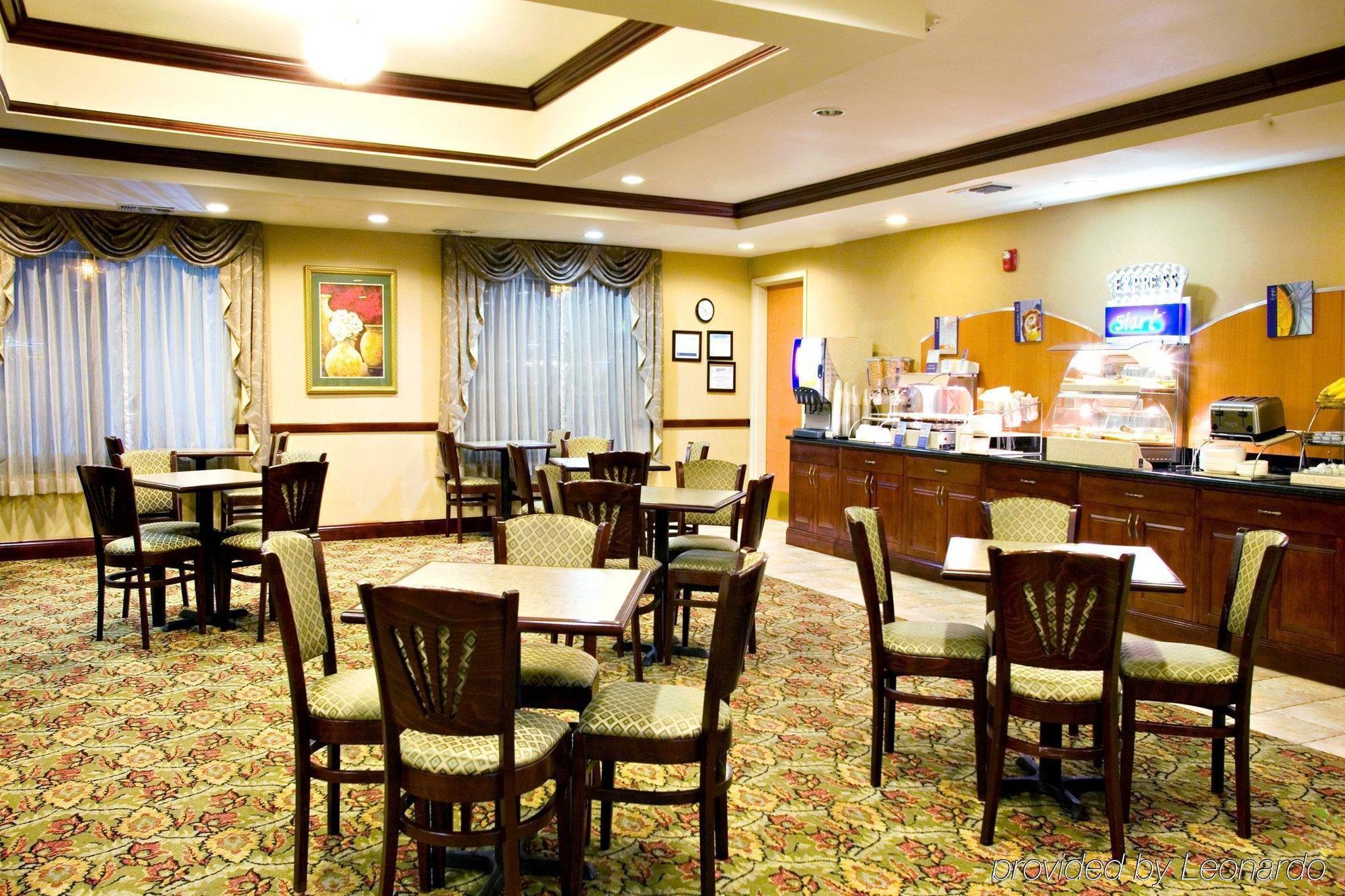 Holiday Inn Express & Suites Selma By Ihg Екстериор снимка