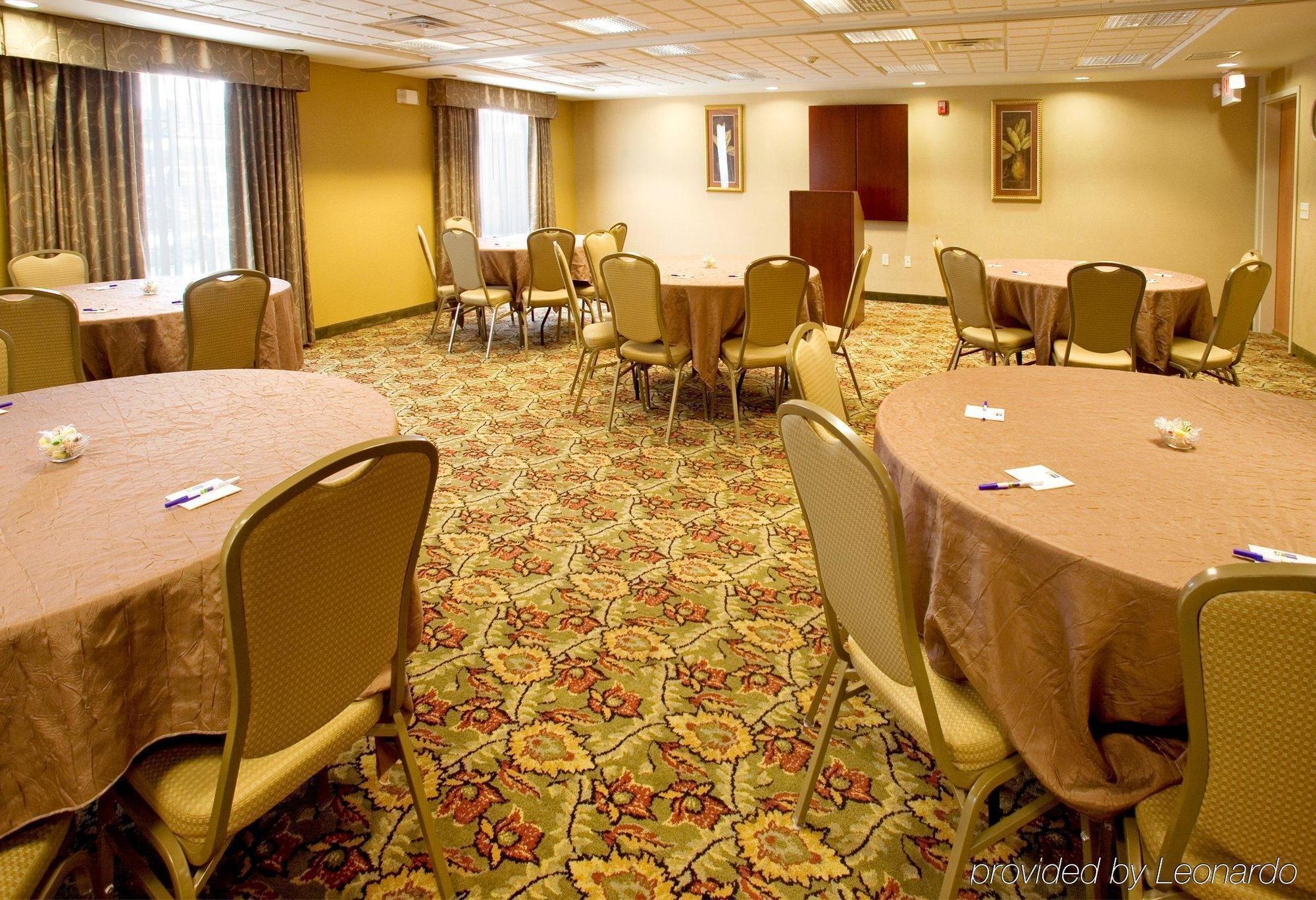 Holiday Inn Express & Suites Selma By Ihg Екстериор снимка