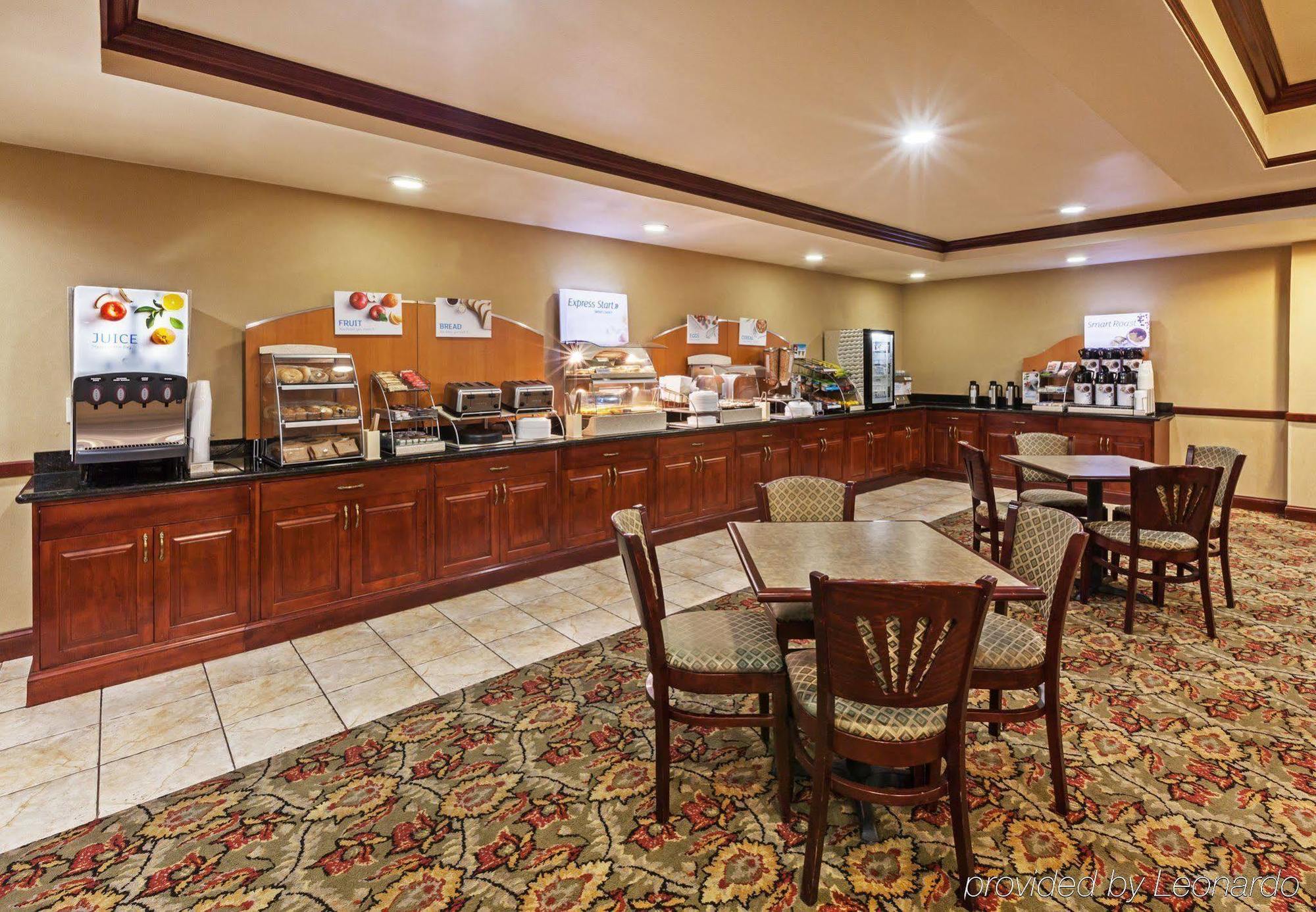 Holiday Inn Express & Suites Selma By Ihg Екстериор снимка