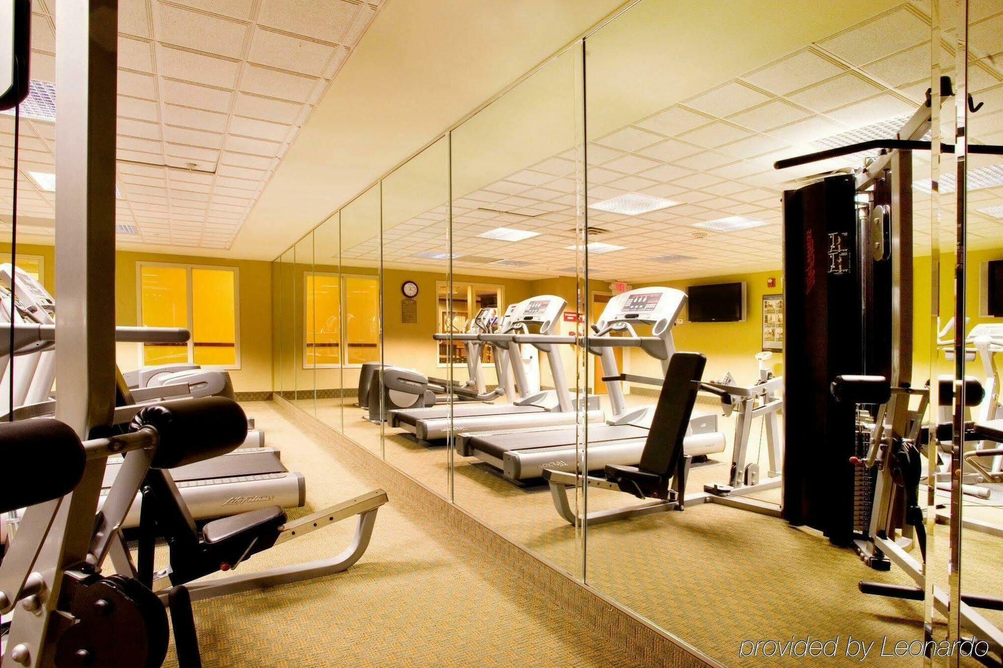 Holiday Inn Express & Suites Selma By Ihg Съоръжения снимка